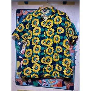 SHEIN Men’s Sunflower Short Sleeve Button-Down - L